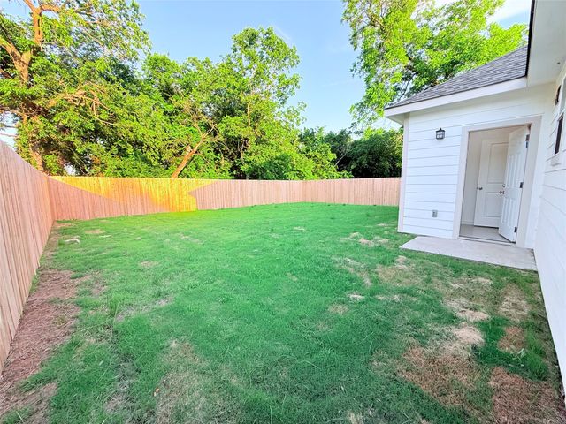 2205 Wellington Street, Greenville, TX 75401