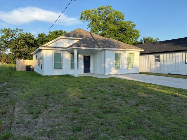 2205 Wellington Street, Greenville, TX 75401