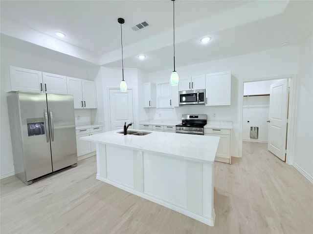 2205 Wellington Street, Greenville, TX 75401