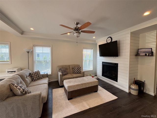 1661 Old Country Road 563, Riverhead, NY 11901