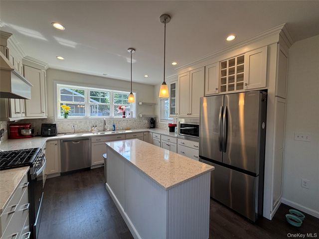 1661 Old Country Road 563, Riverhead, NY 11901