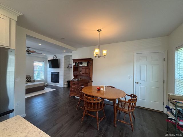 1661 Old Country Road 563, Riverhead, NY 11901