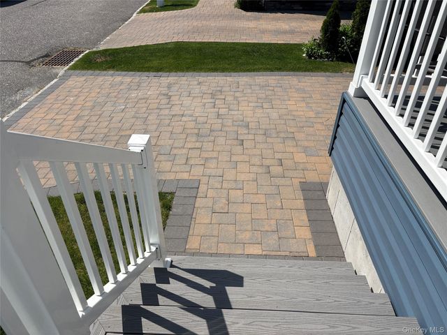 1661 Old Country Road 563, Riverhead, NY 11901