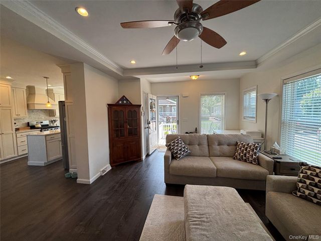 1661 Old Country Road 563, Riverhead, NY 11901