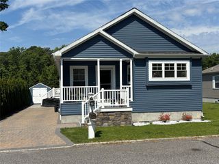 1661 Old Country Road 563, Riverhead, NY 11901