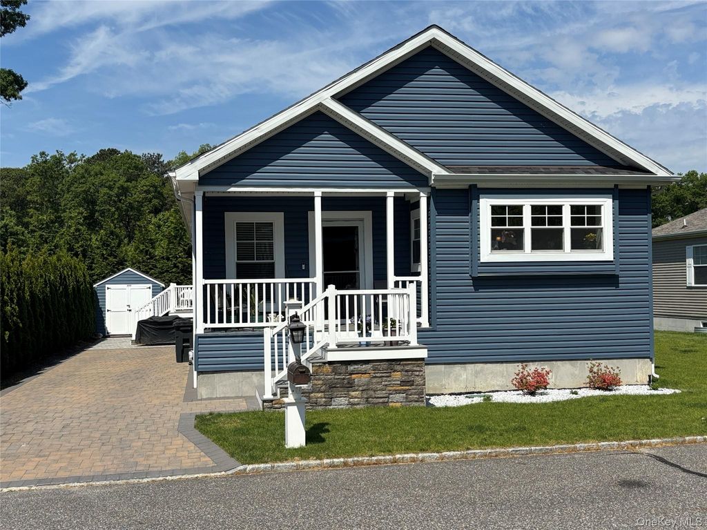 1661 Old Country Road 563, Riverhead, NY 11901
