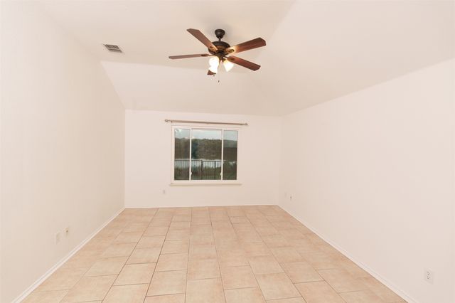 10400 Lake Park Drive, Hurst, TX 76053
