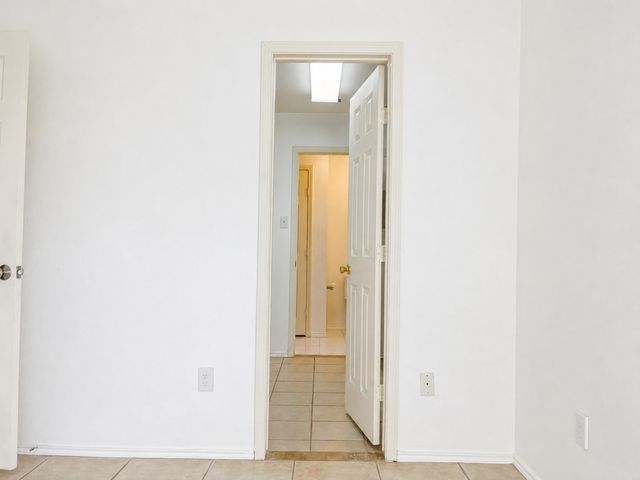 10400 Lake Park Drive, Hurst, TX 76053