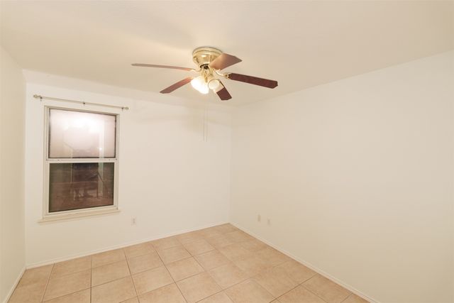 10400 Lake Park Drive, Hurst, TX 76053