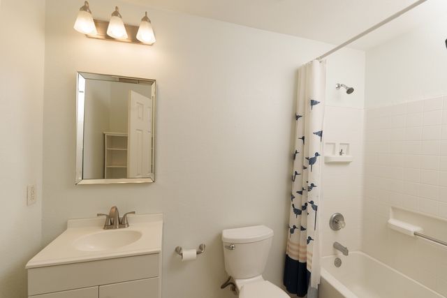 10400 Lake Park Drive, Hurst, TX 76053