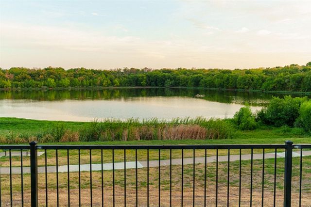 10400 Lake Park Drive, Hurst, TX 76053