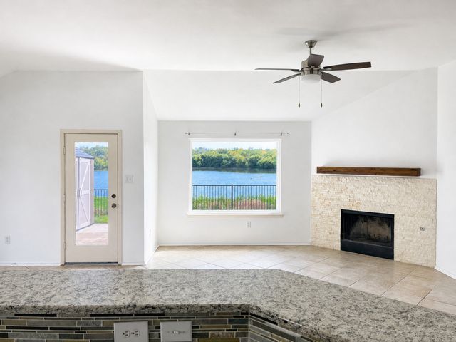 10400 Lake Park Drive, Hurst, TX 76053