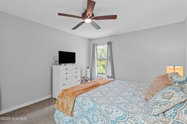 718 Azalea Dr 458, Hampstead, NC 28443