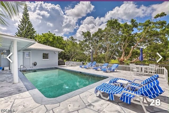 1518 SE 32nd ST, Cape Coral, FL 33904