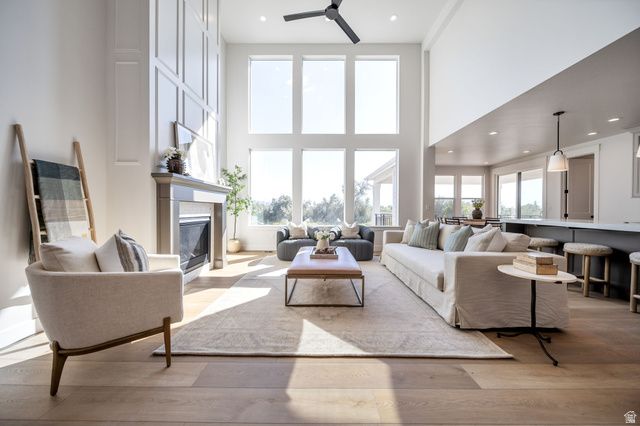 695 W HIDDEN FARM DR, Farmington, UT 84025