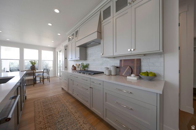 695 W HIDDEN FARM DR, Farmington, UT 84025