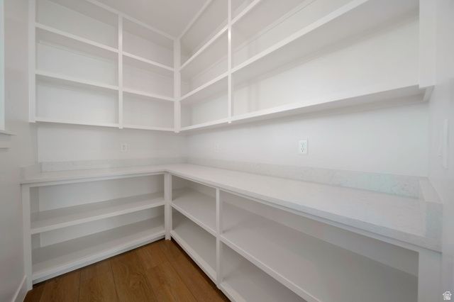 695 W HIDDEN FARM DR, Farmington, UT 84025