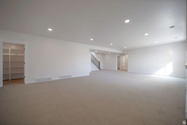 695 W HIDDEN FARM DR, Farmington, UT 84025