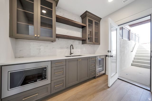 695 W HIDDEN FARM DR, Farmington, UT 84025