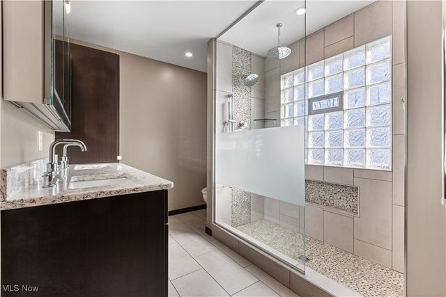 11900 Hoover Avenue NW, Uniontown, OH 44685