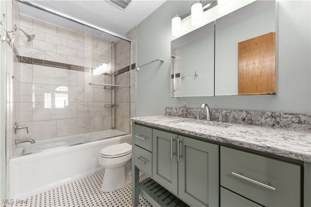 11900 Hoover Avenue NW, Uniontown, OH 44685