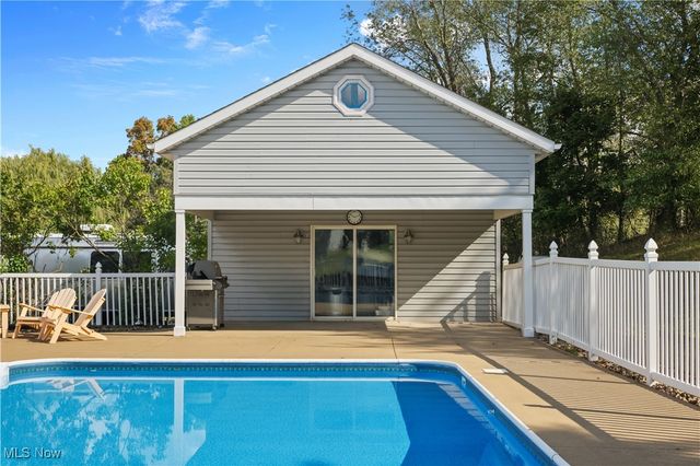 11900 Hoover Avenue NW, Uniontown, OH 44685