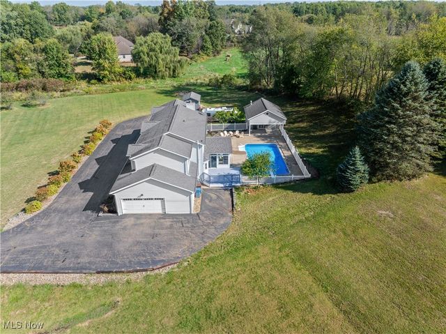 11900 Hoover Avenue NW, Uniontown, OH 44685