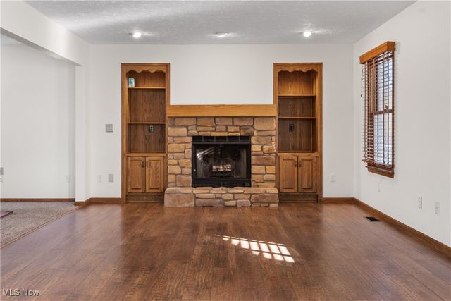 11900 Hoover Avenue NW, Uniontown, OH 44685