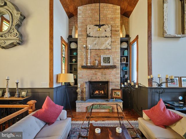 5 WATER ST, Lebanon, NJ 08833