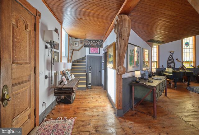 5 WATER ST, Lebanon, NJ 08833