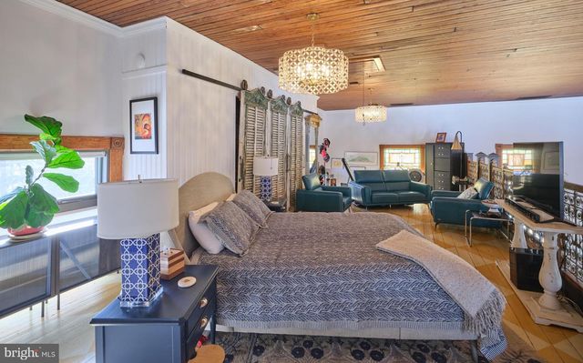 5 WATER ST, Lebanon, NJ 08833