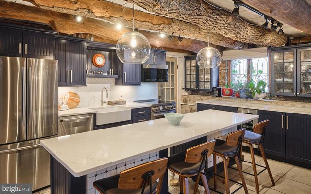 5 WATER ST, Lebanon, NJ 08833