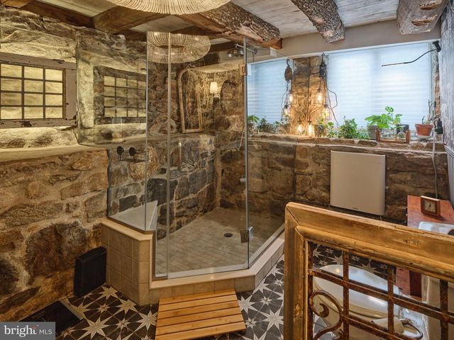 5 WATER ST, Lebanon, NJ 08833