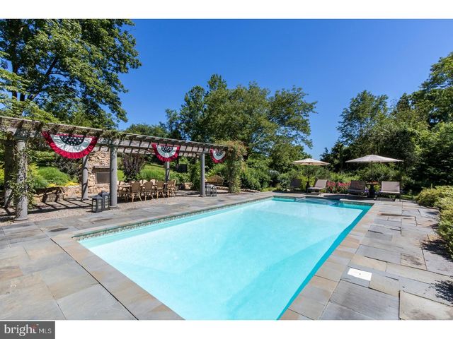 5 WATER ST, Lebanon, NJ 08833