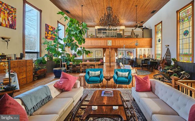 5 WATER ST, Lebanon, NJ 08833