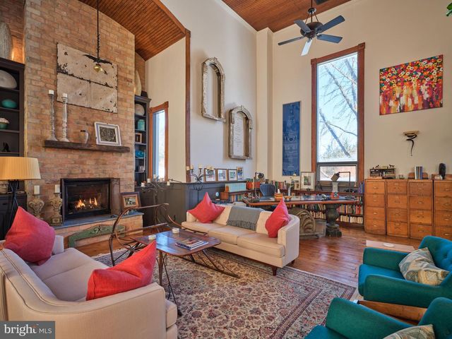 5 WATER ST, Lebanon, NJ 08833