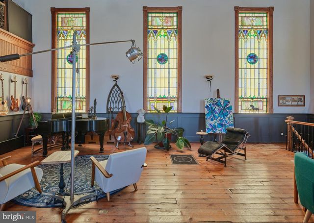 5 WATER ST, Lebanon, NJ 08833