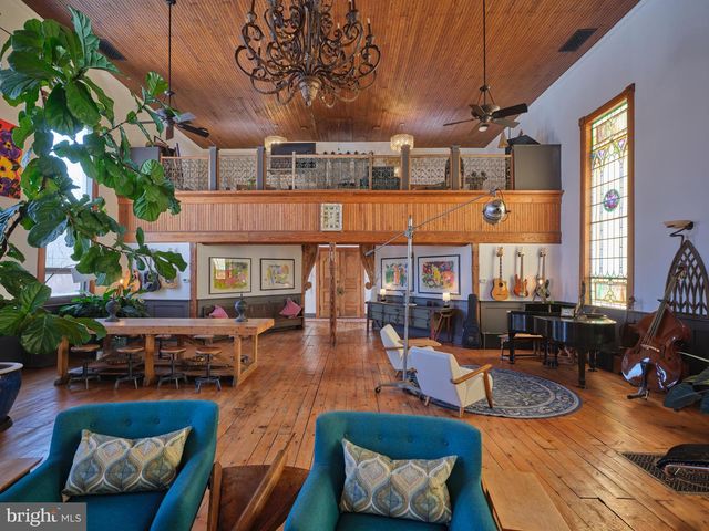 5 WATER ST, Lebanon, NJ 08833