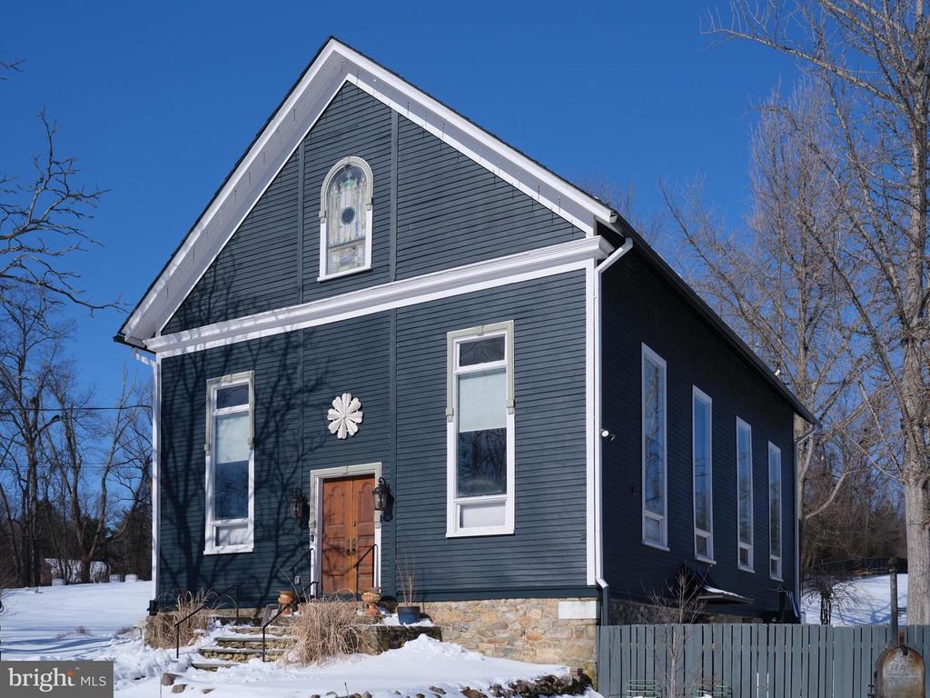 5 WATER ST, Lebanon, NJ 08833