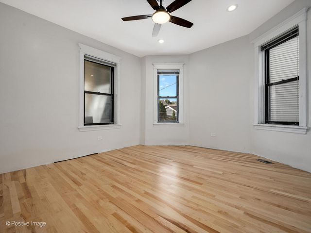 2415 W Warner Avenue 1, Chicago, IL 60618