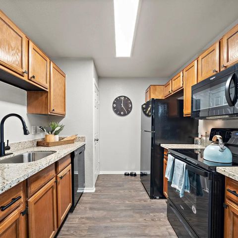 7250 W Greens RD 302, Houston, TX 77064