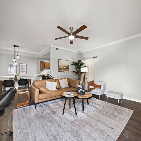 7250 W Greens RD 302, Houston, TX 77064