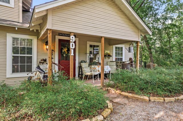 901 Old State Lane, Denison, TX 75020