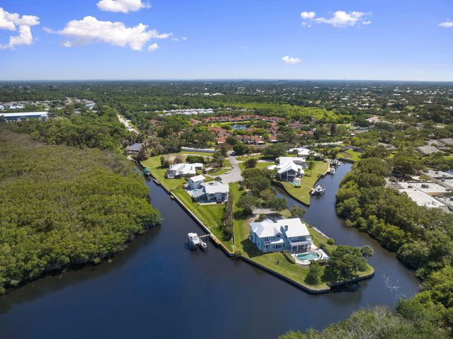 1515 SW Pendarvis Court, Palm City, FL 34990