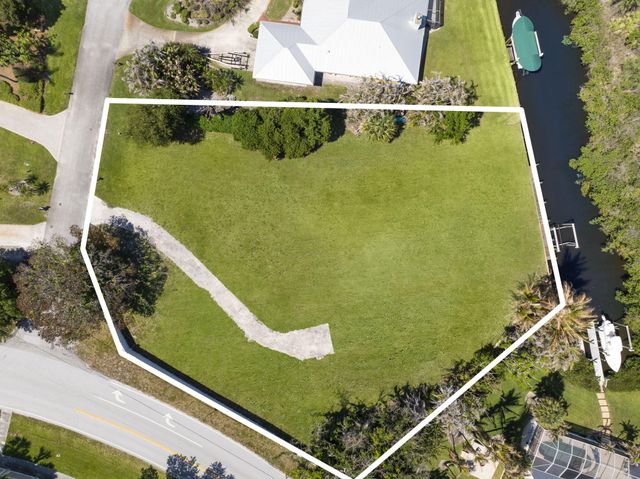 1515 SW Pendarvis Court, Palm City, FL 34990