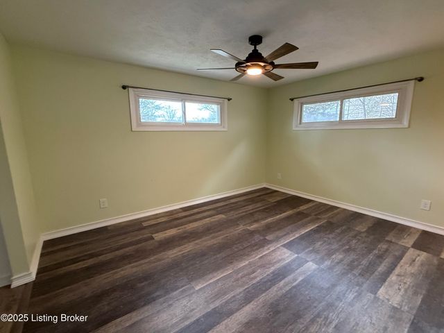 386 Pine Ridge Dr, Brandenburg, KY 40108