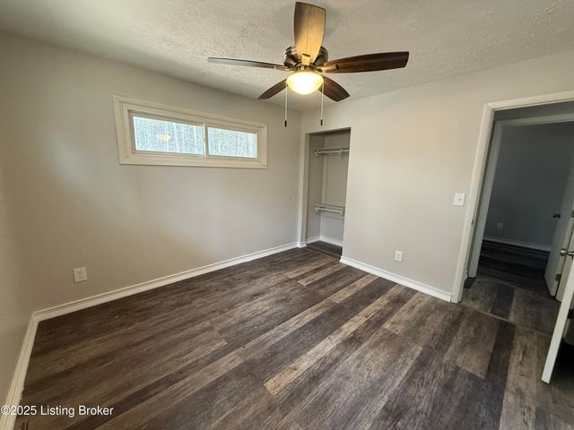 386 Pine Ridge Dr, Brandenburg, KY 40108