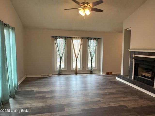 386 Pine Ridge Dr, Brandenburg, KY 40108