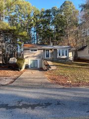 386 Pine Ridge Dr, Brandenburg, KY 40108