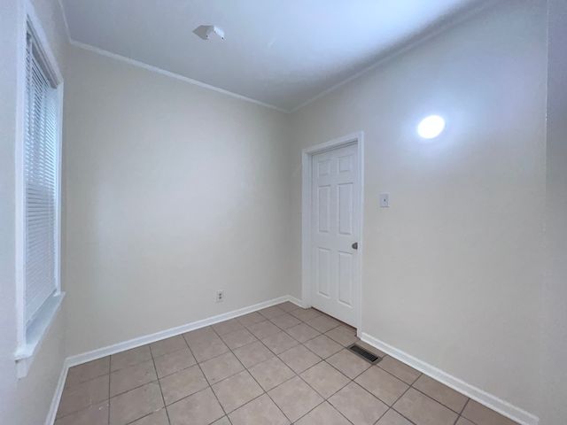 8919 S Muskegon Avenue 1F, Chicago, IL 60617